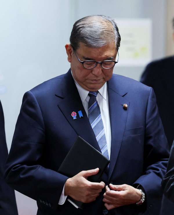 红牛策略 石破茂执政生涯已进入“倒计时”？